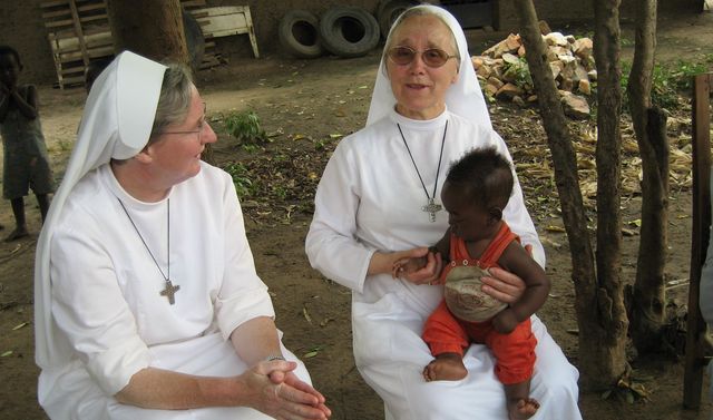 Die Stiftung unterstützt die Gesundheitszentren in Gihanga und Gitaramuka in Burundi.