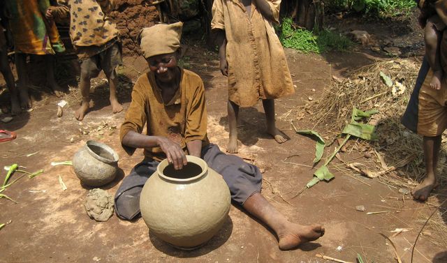 Die Stiftung unterstützt die Gesundheitszentren in Gihanga und Gitaramuka in Burundi.